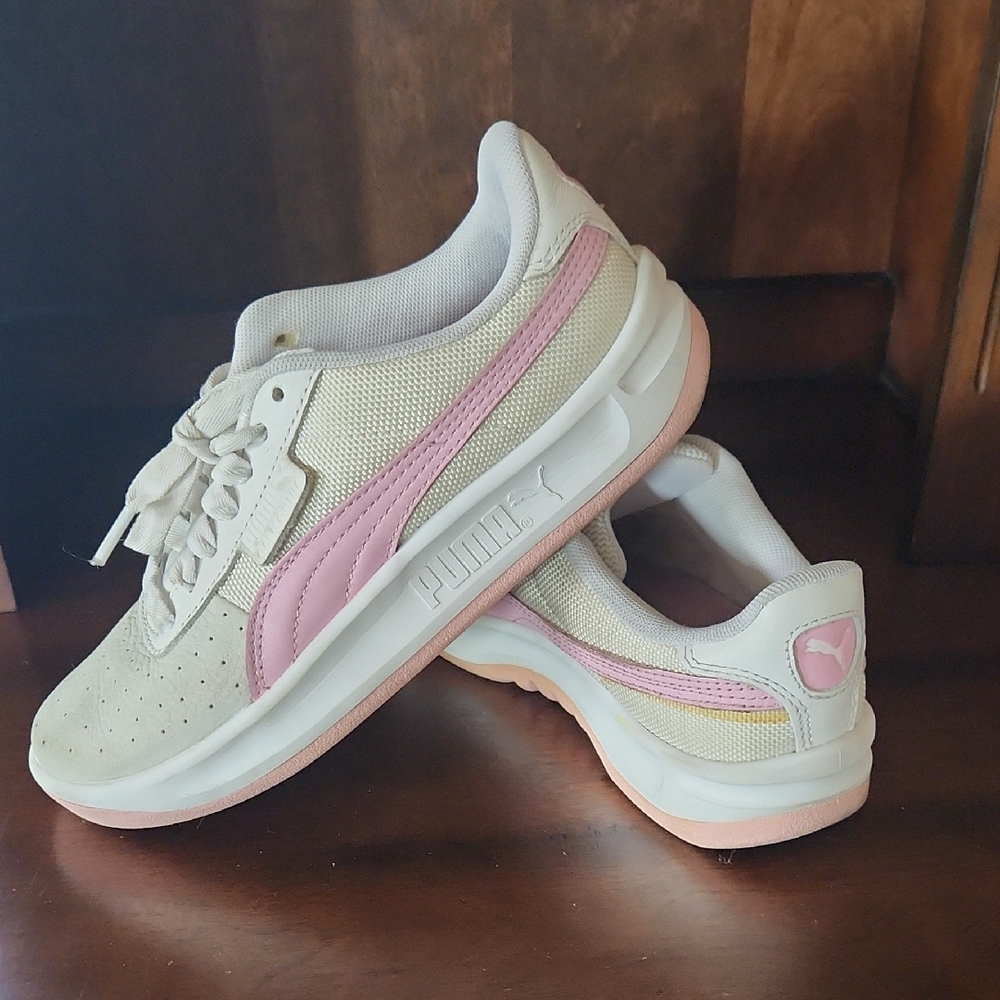 Puma Cream and Pink Casual Sneakers Women's Size 7
